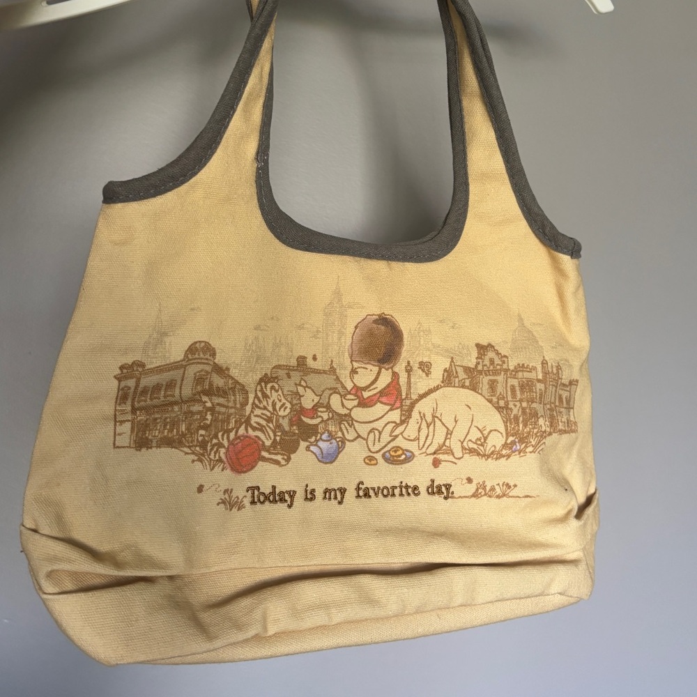 BRAND NEW WINNIE THE POOH DISNEY BAG